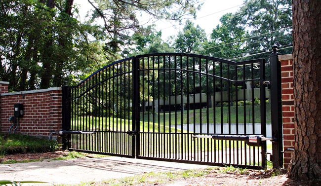 5 Reasons You Need an Electric Gate - Venture Mfg. Co.